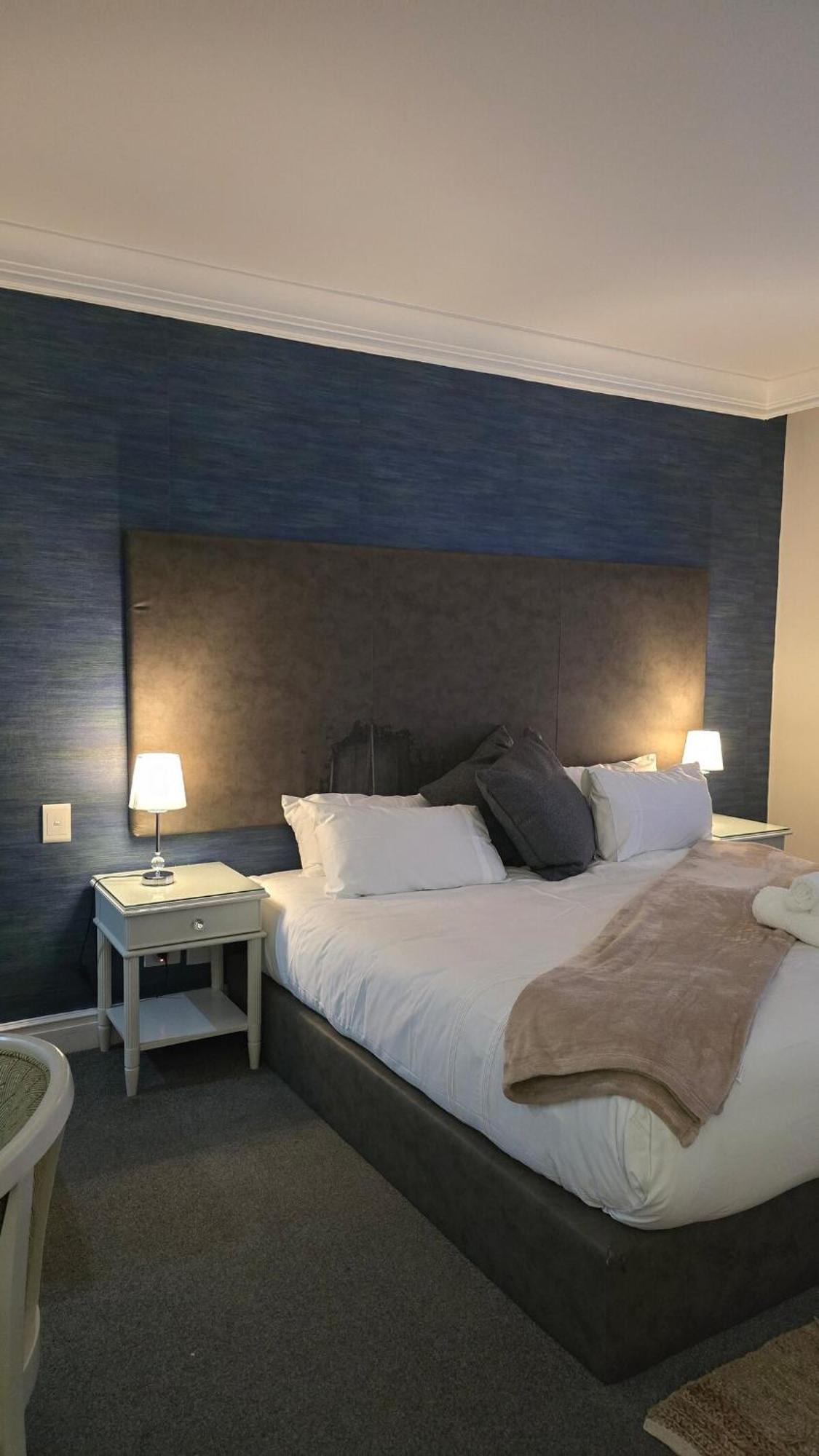 Executive Business Close To Cticc Apartment *